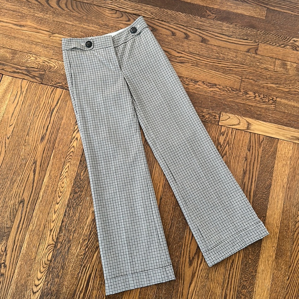 Really nice JCrew Plaid Trousers. Women’s size 0. Favorite fit. Great condition